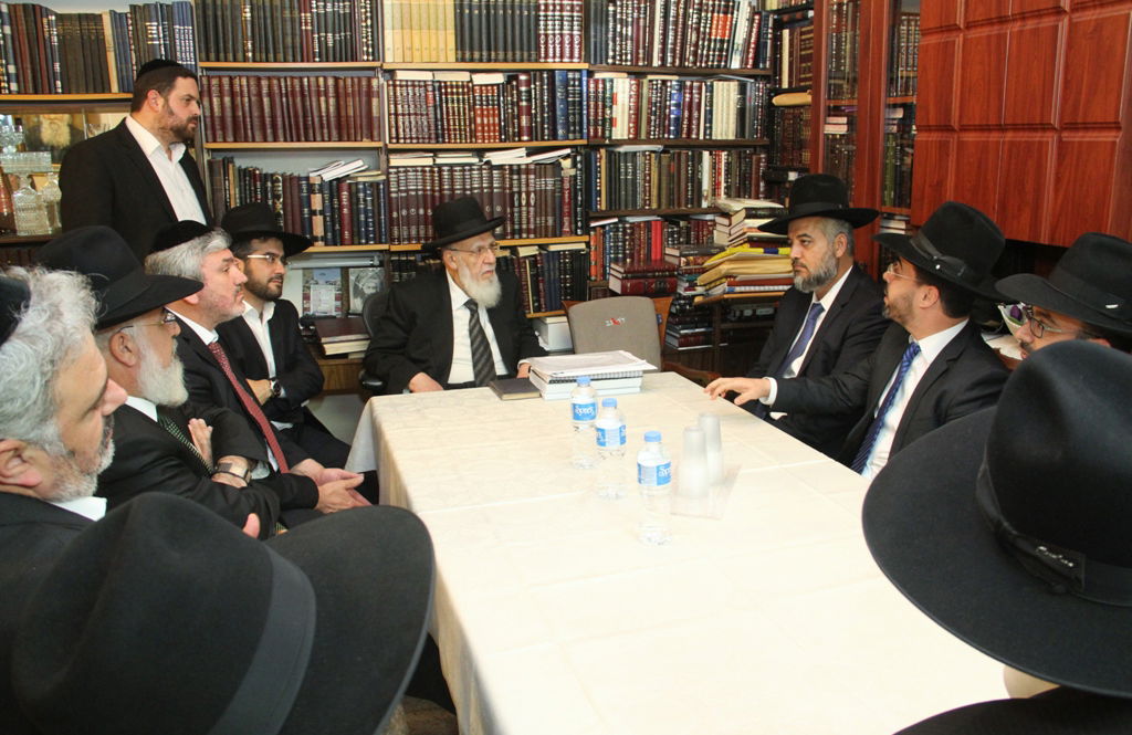 תיעוד: נציגי ש"ס באשדוד נועדו עם נשיא המועצת הגר"ש כהן