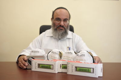 יהושע ישי עם המתנות