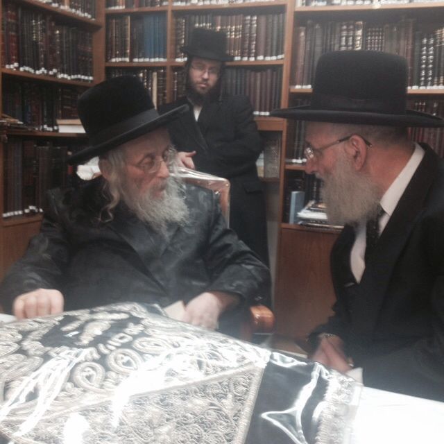 הגאון הרב ראובן אלבז נפגש עם גאב"ד 'העדה החרדית'