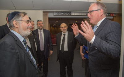 פרנס טימרמנס עם משלחת ועידת רבני אירופה