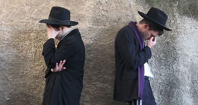 סיכום בוידאו: שלב אחר שלב מהטבח בבית הכנסת