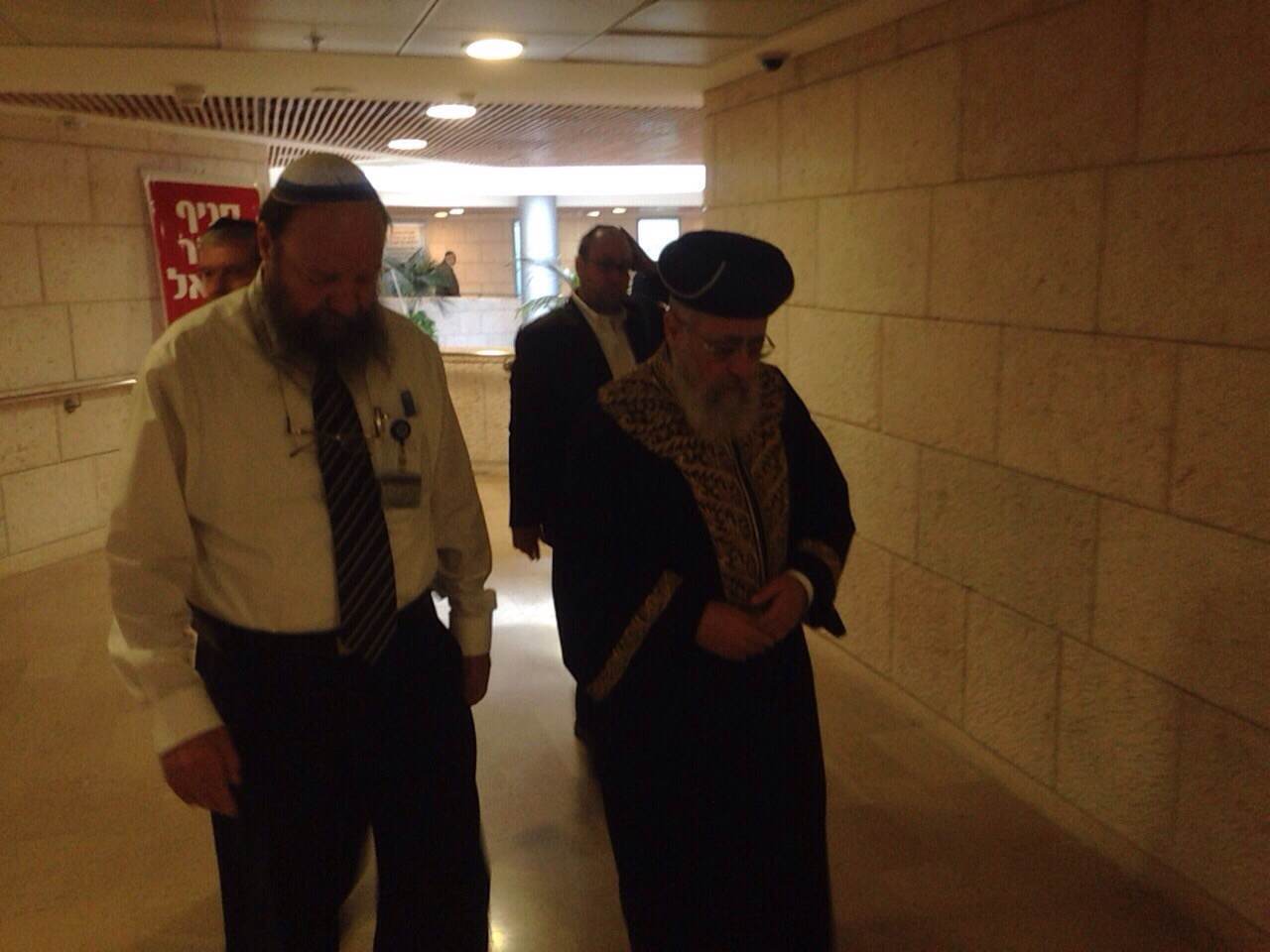 תיעוד: הראשל"צ וח"כים בביקור אצל פצועי הטבח