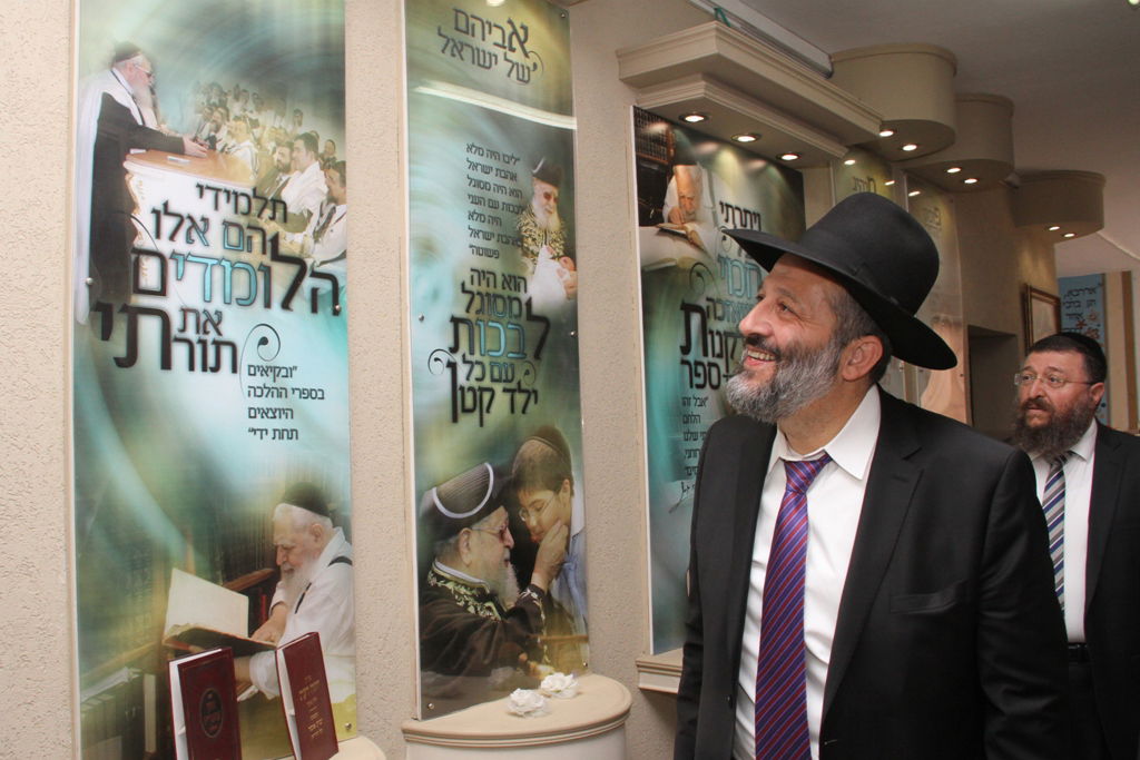 דרעי סייר בנתניה ונפגש עם ראשת העיר • גלריה