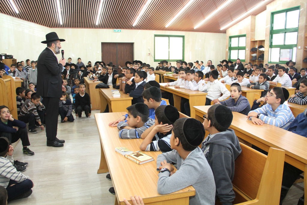 דרעי סייר בנתניה ונפגש עם ראשת העיר • גלריה