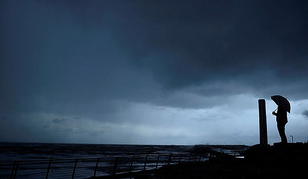 הסופה כאן: עומסי תנועה בכבישים והצפות במרכז