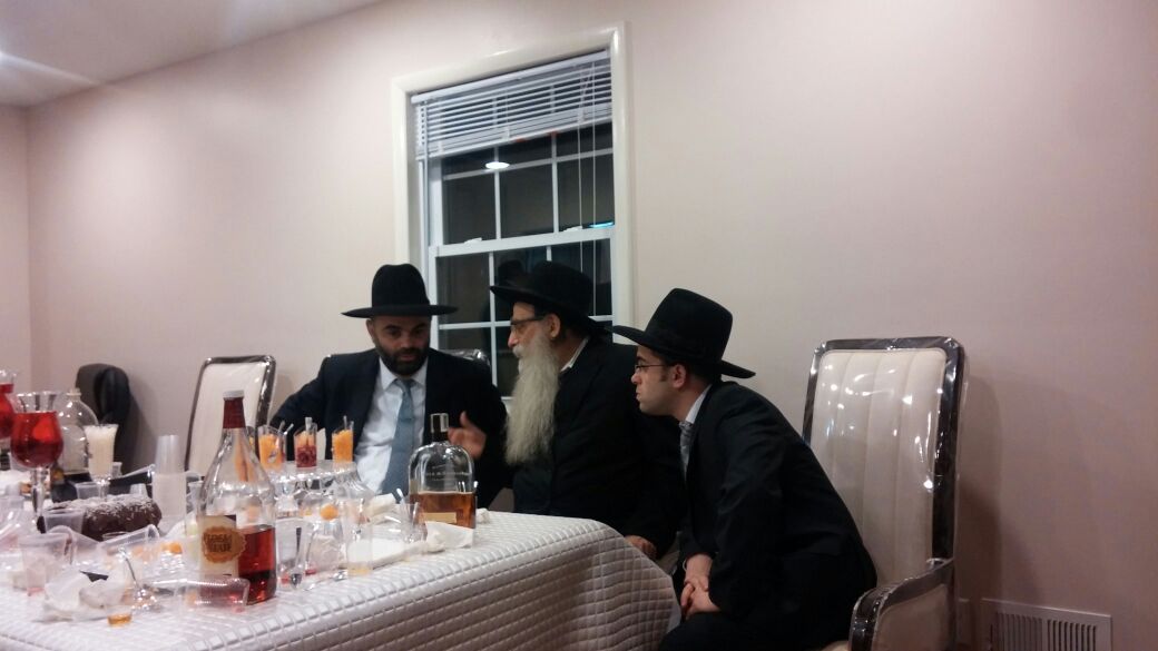 תיעוד: שמחת אירוסי הבחור מרדכי הרץ