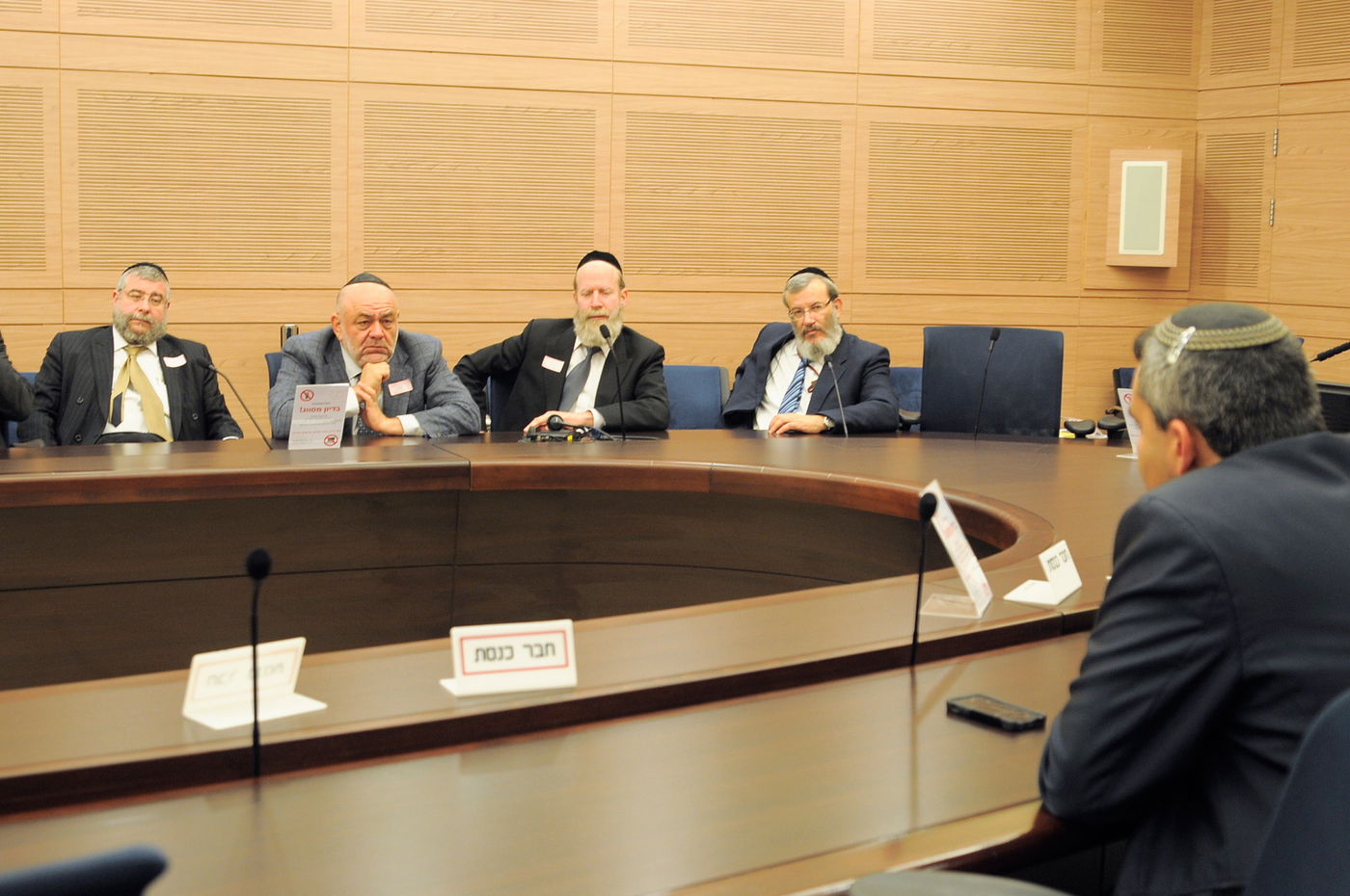 ראש ישיבת חברון שיבח את נגידי רוסיה: "העמידו תורה על תילה"