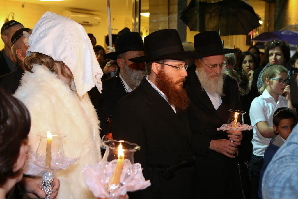 מאות בחתונת שליח חב"ד שנישא בשנית • גלריה