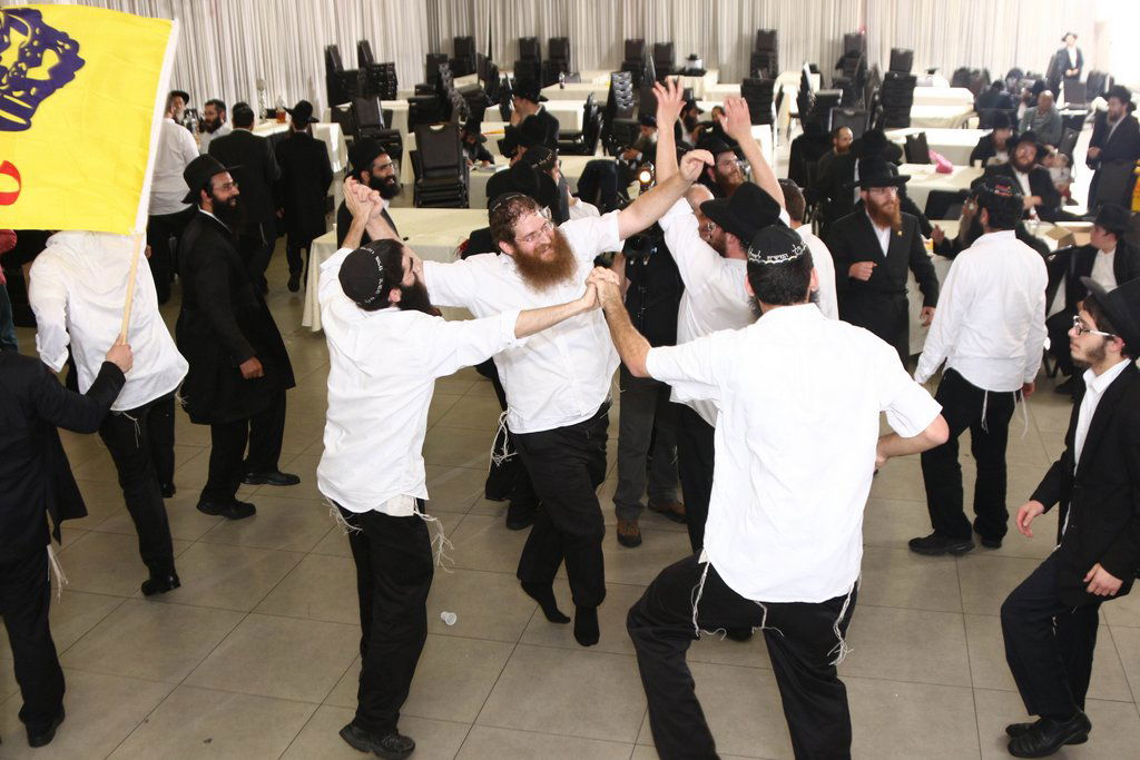 מאות בחתונת שליח חב"ד שנישא בשנית • גלריה