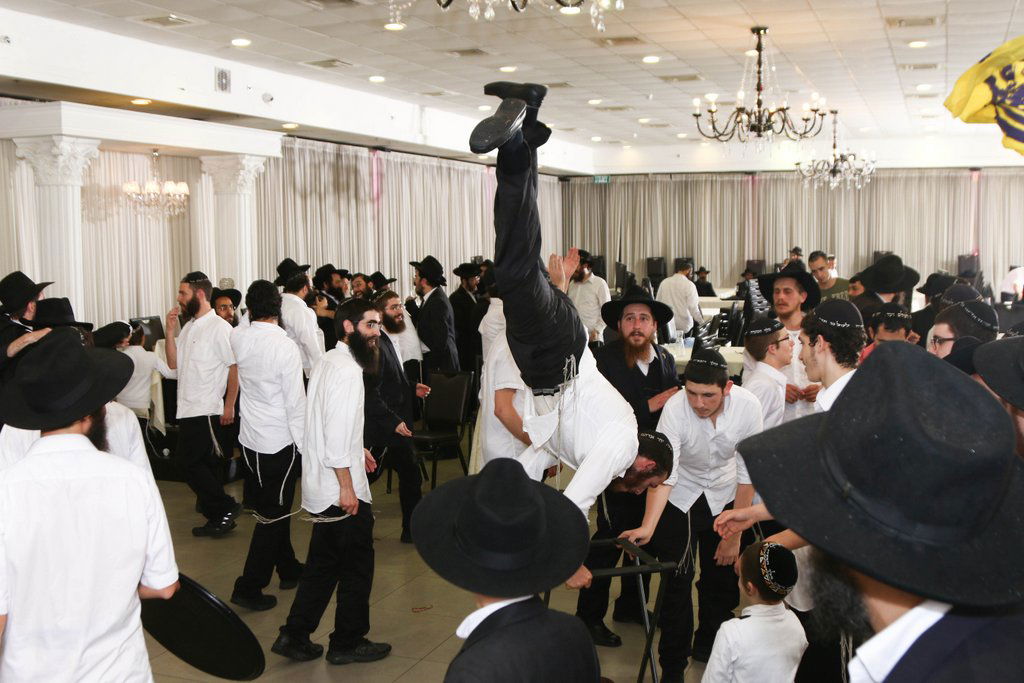 מאות בחתונת שליח חב"ד שנישא בשנית • גלריה