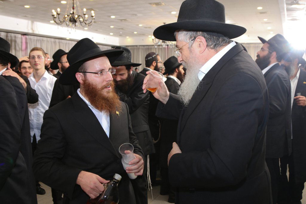 מאות בחתונת שליח חב"ד שנישא בשנית • גלריה