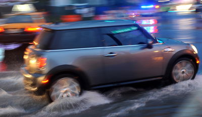 המדריך המלא לנהיגה בטוחה בגשם