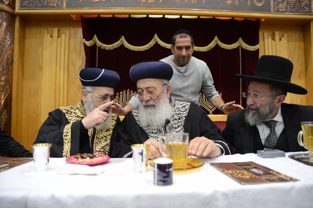 תיעוד ענק: הראשונים לציון הגר"י יוסף והגר"ש עמאר בשיעור משותף