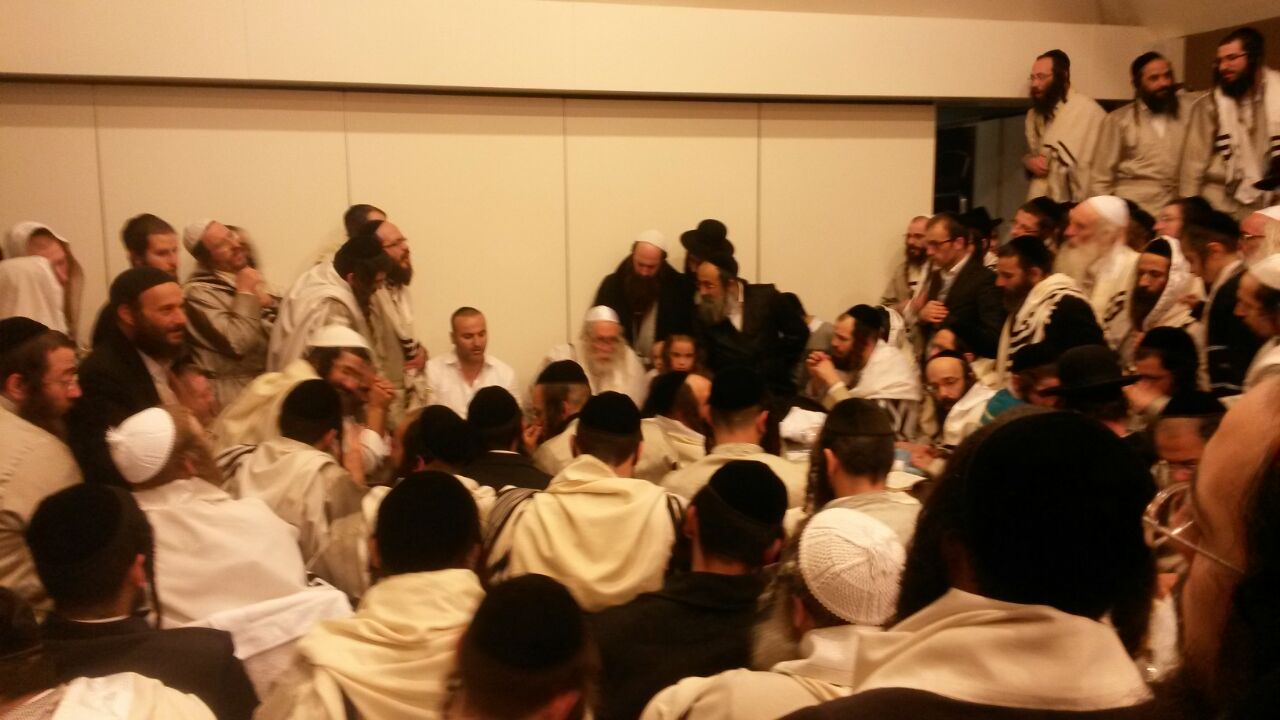 יומיים להחלטת בית המשפט: מאות שבתו עם הרב ברלנד • בלעדי