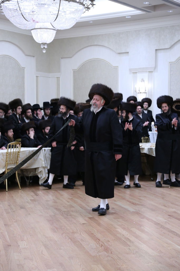 תיעוד ענק: שמחת נישואי נינת ה"ברך משה" מסאטמר