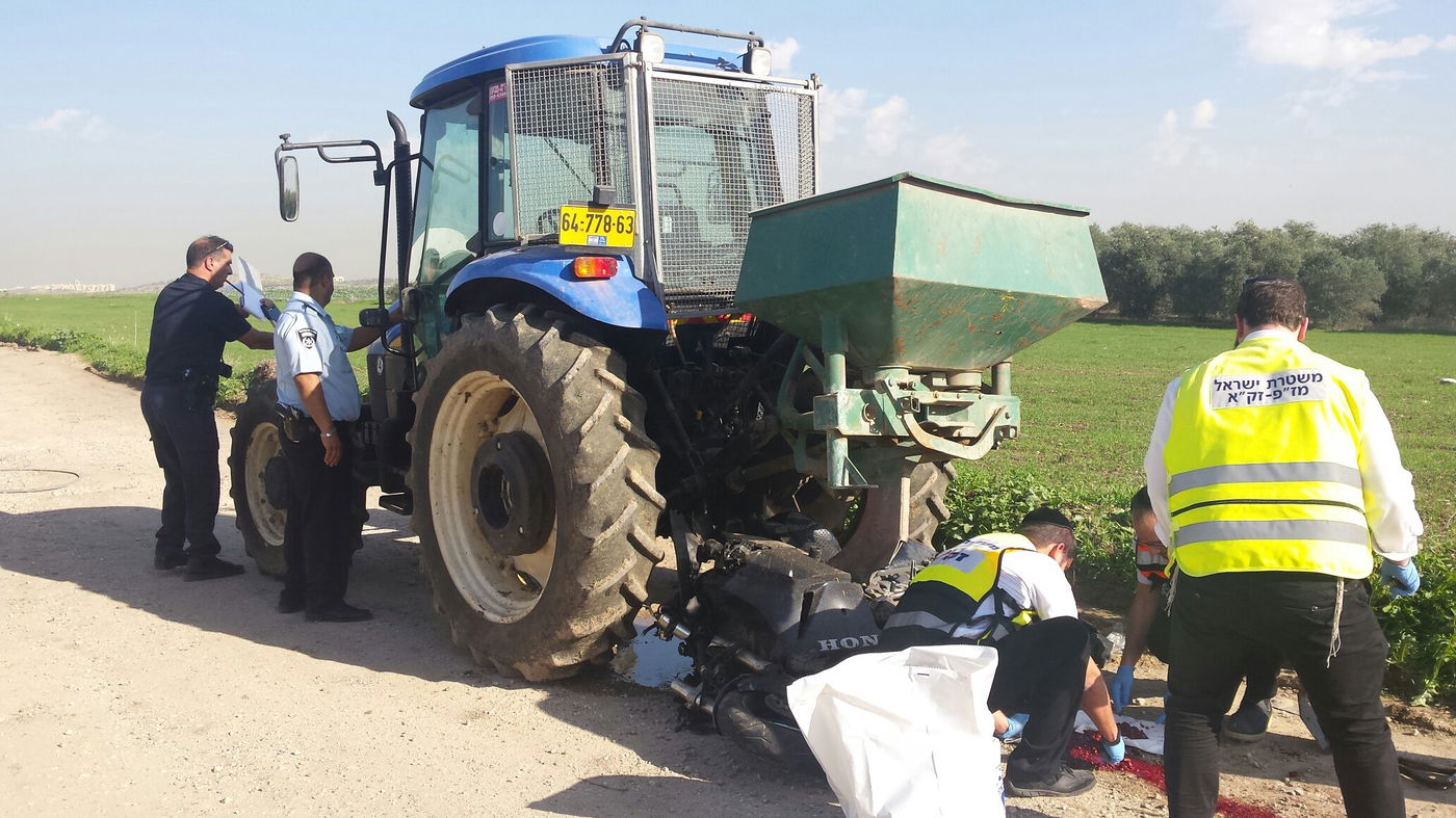 רוכב אופנוע חרדי נמחץ למוות בתאונה עם טרקטור