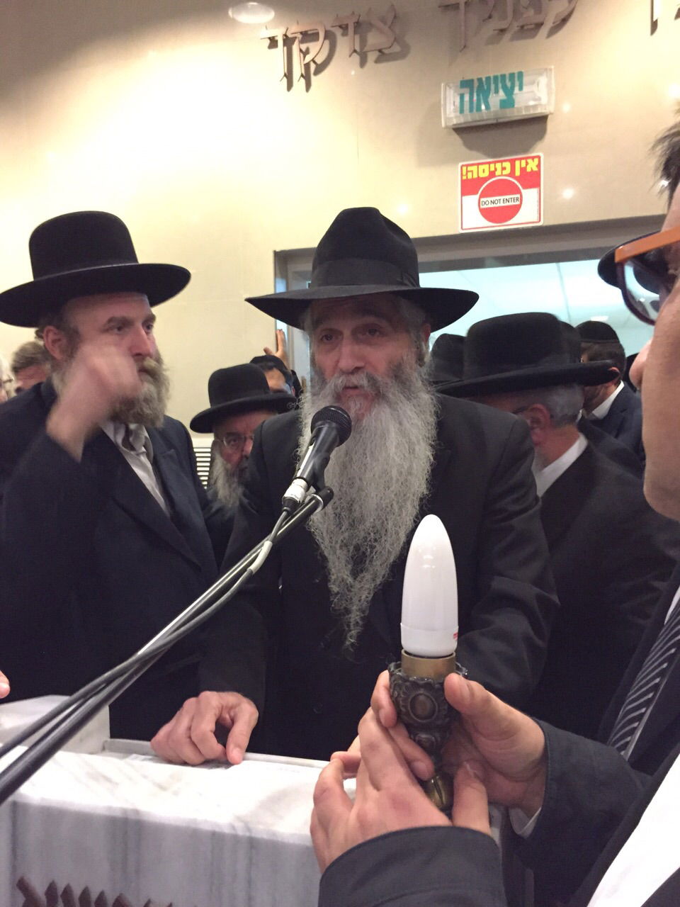 האב זעק בהלוויית בנו: מה הקב"ה רוצה ממני? • תיעוד