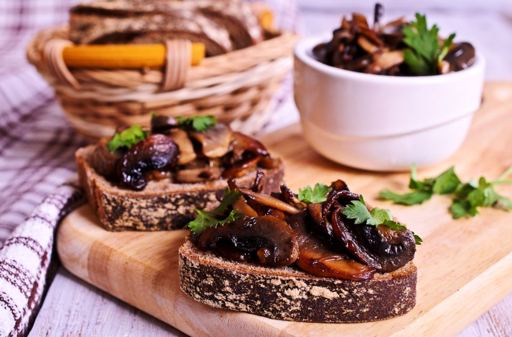 פטריות מוקפצות ברוטב טריאקי