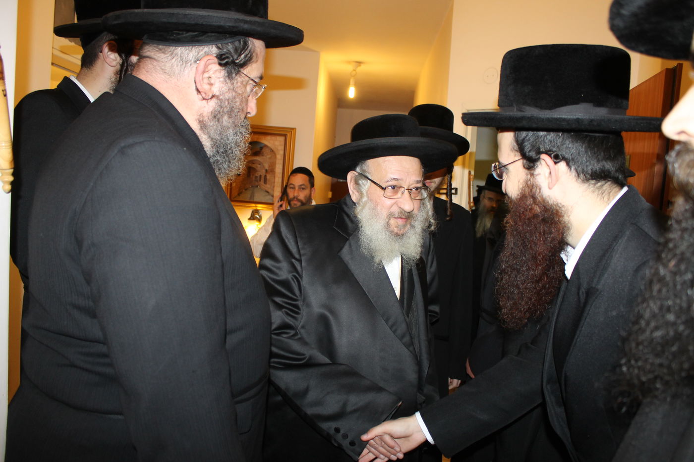 'כתיבת אותיות' בס"ת שיוכנס להיכל ביהמ"ד צאנז בטבריה