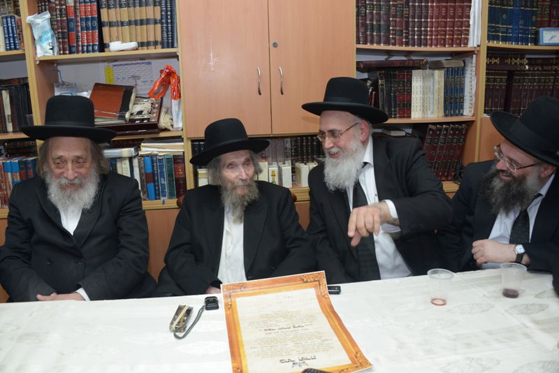 צפו: הגראי"ל שטיינמן הכתיר את רבה של הר יונה