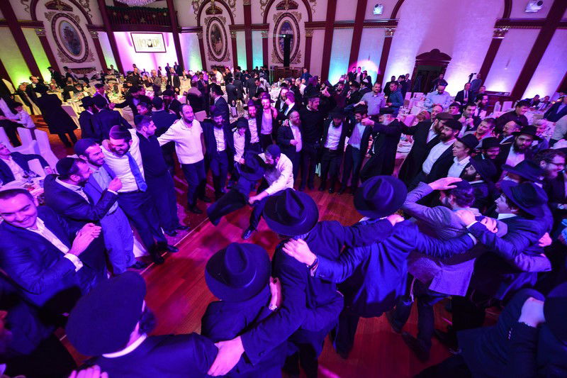 רוסיה: מאות ציינו את "חג הגאולה" • גלריה