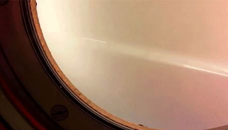 תועד הרגע שבו חללית נכנסת לכדור הארץ תחת חום כבד