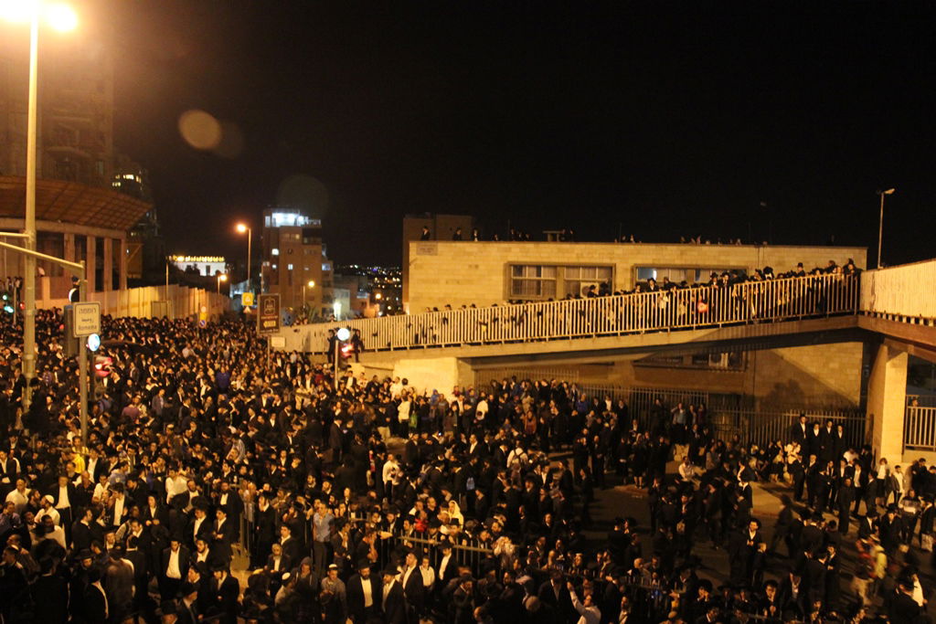 מזרחיים בהלווית הגר"ע יוסף, תמונת ארכיון