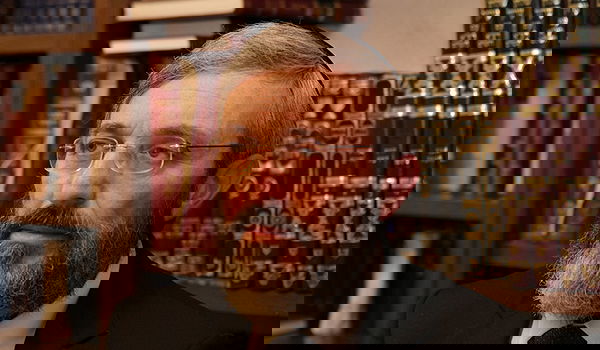 כותב השורות, עו"ד דב הלברטל