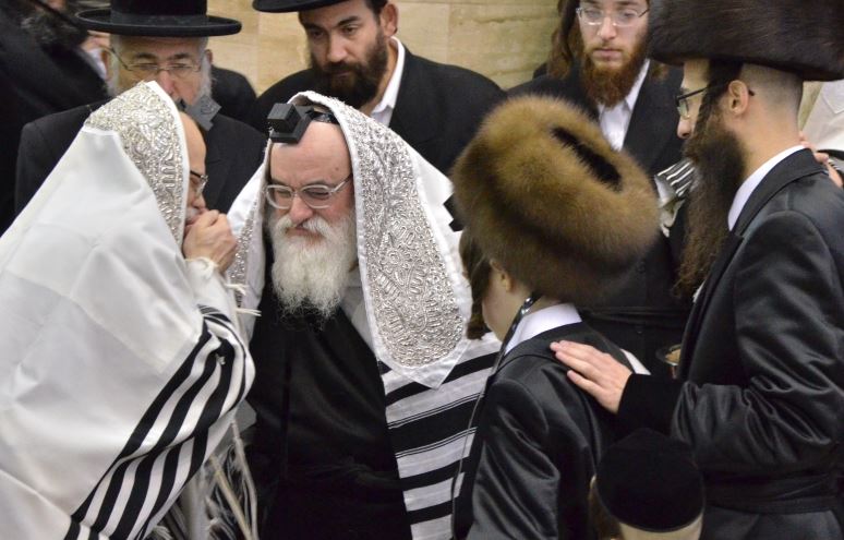 נכד האדמו"רים מויז'ניץ וסרט ויז'ניץ חגג בר מצווה • גלריה