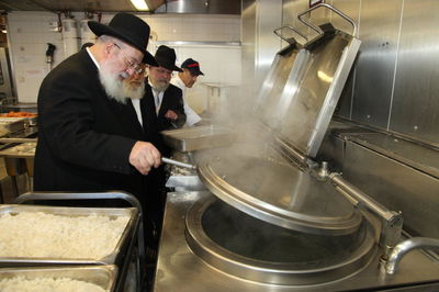 הגר"ש עמאר בטבחי הכנסת, היום