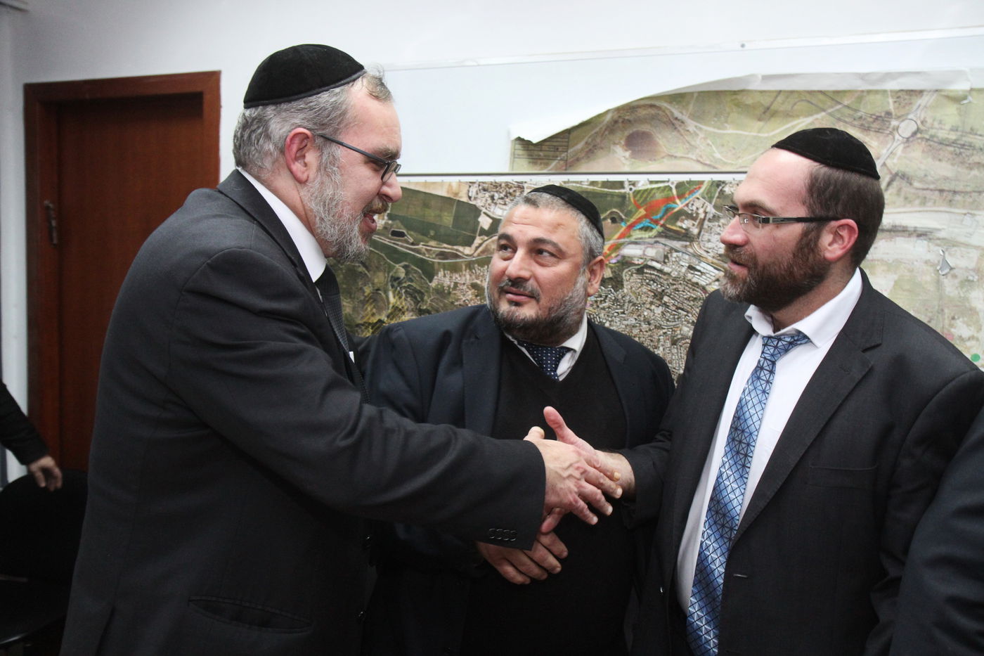 תיעוד: טקס הענקת טופס 4 לקרית דגל התורה בבית שמש