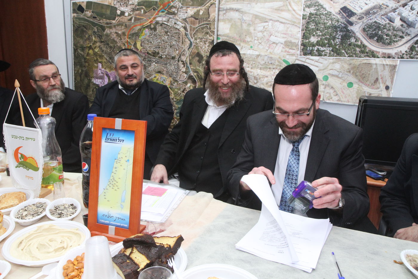 תיעוד: טקס הענקת טופס 4 לקרית דגל התורה בבית שמש