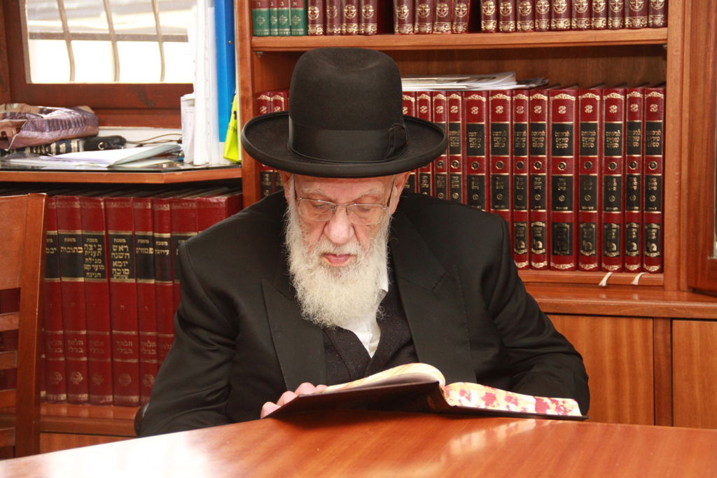 ראש הממשלה ניחם את הגר"ש כהן על פטירת אחותו