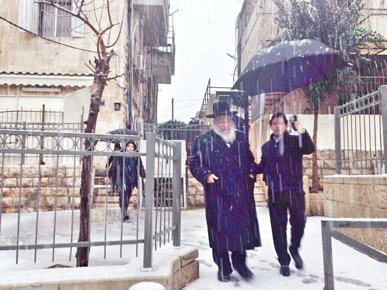 שלג? המקובל רבי בניהו שמואל מסר שיעור כרגיל