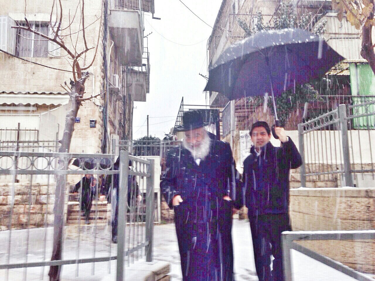 שלג? המקובל רבי בניהו שמואל מסר שיעור כרגיל