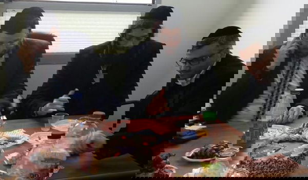 סגן ראש העיר אלעד חגג יום הולדת • תיעוד