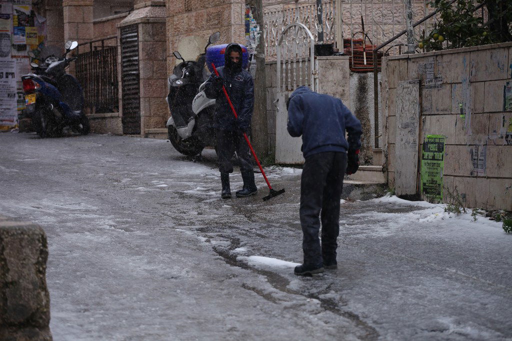 תמונות: הירושלמים מחכים לשלג