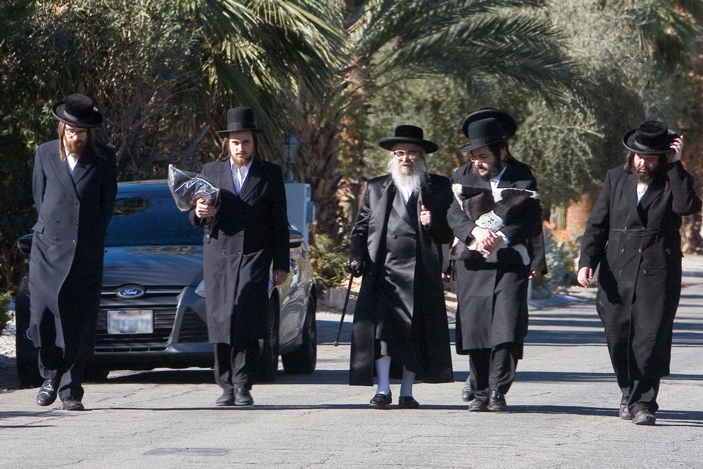 בגלל הקור בניו יורק: האדמו"ר מסאטמר נופש בקליפורניה • תיעוד