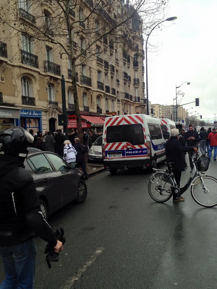 2 הרוגים בפיגוע בחנות כשרה, בני ערובה במקום