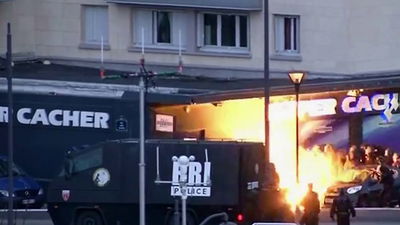 צפו: רגע פריצת כוחות הביטחון למרכול הכשר בפריז