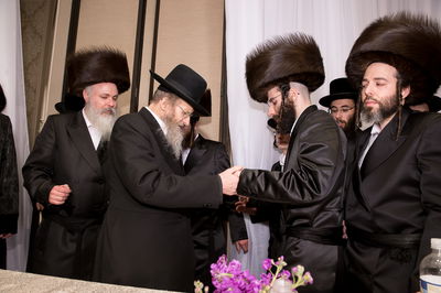 תיעוד: חתונת בת רבי משה לעווי עם בן הרה"צ מסאקהל