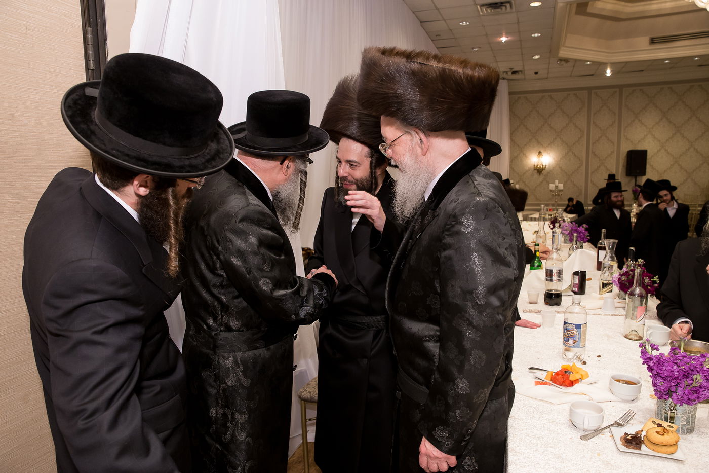 תיעוד: חתונת בת רבי משה לעווי עם בן הרה"צ מסאקהל