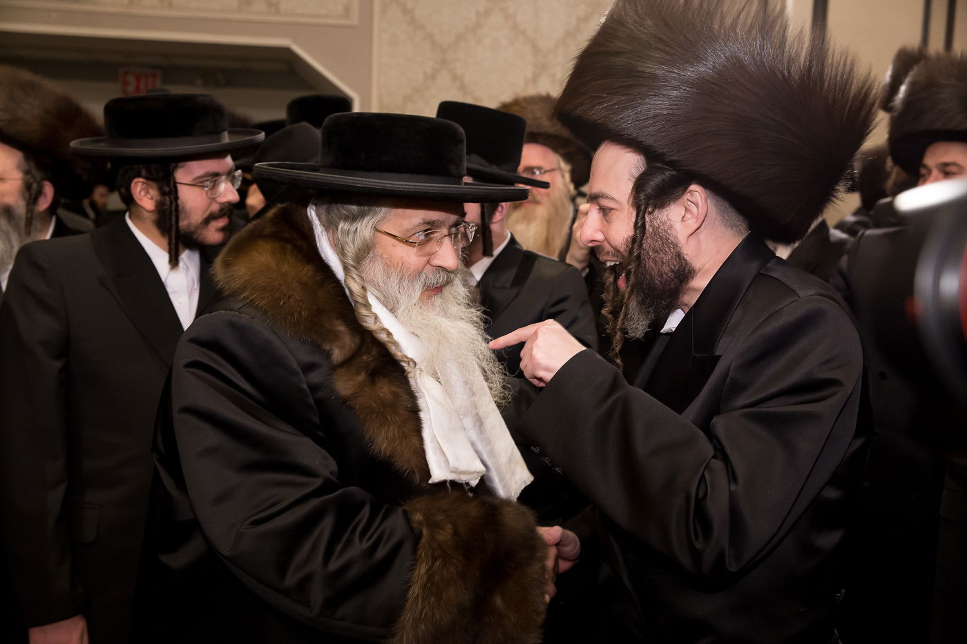 תיעוד: חתונת בת רבי משה לעווי עם בן הרה"צ מסאקהל