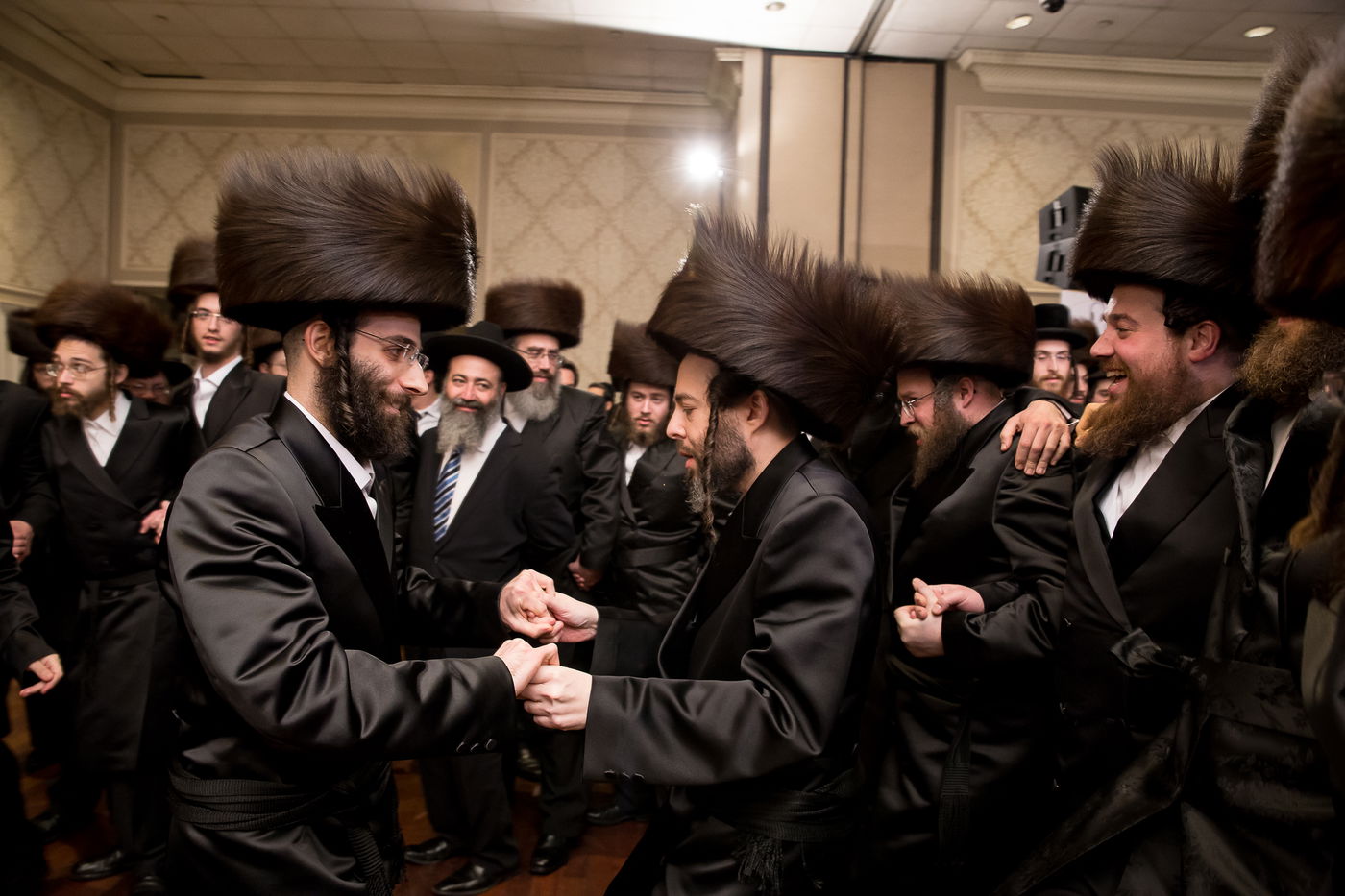 תיעוד: חתונת בת רבי משה לעווי עם בן הרה"צ מסאקהל