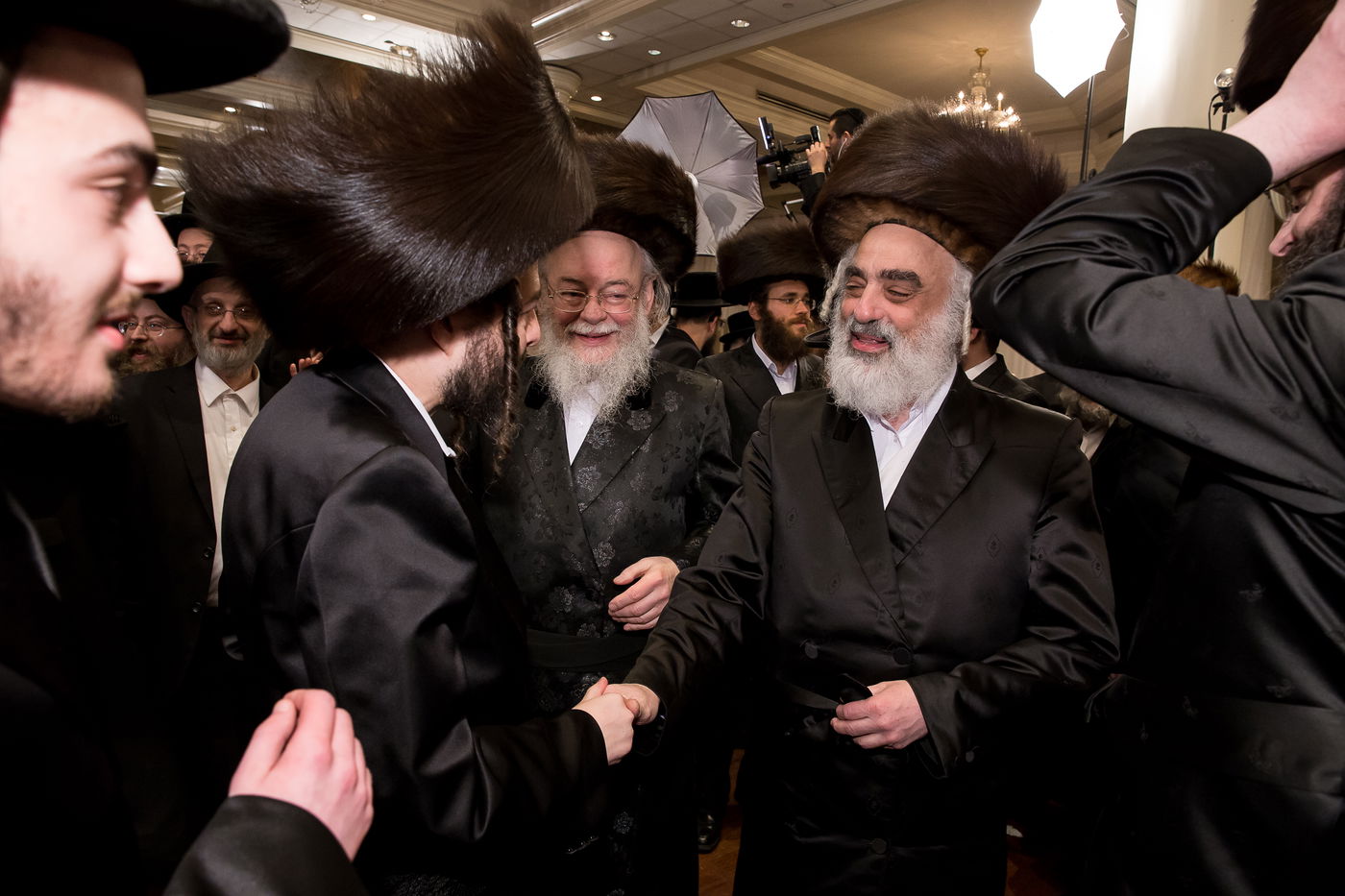 תיעוד: חתונת בת רבי משה לעווי עם בן הרה"צ מסאקהל