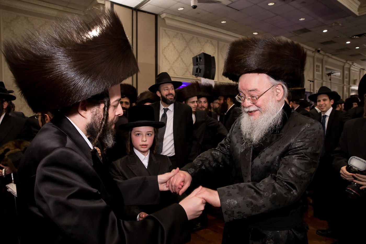 תיעוד: חתונת בת רבי משה לעווי עם בן הרה"צ מסאקהל