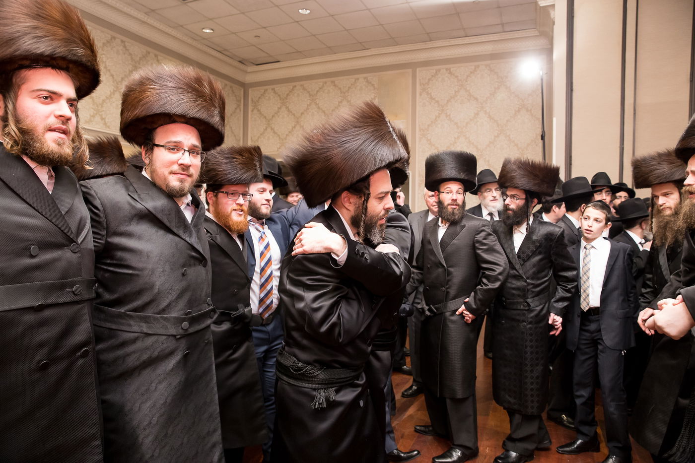 תיעוד: חתונת בת רבי משה לעווי עם בן הרה"צ מסאקהל