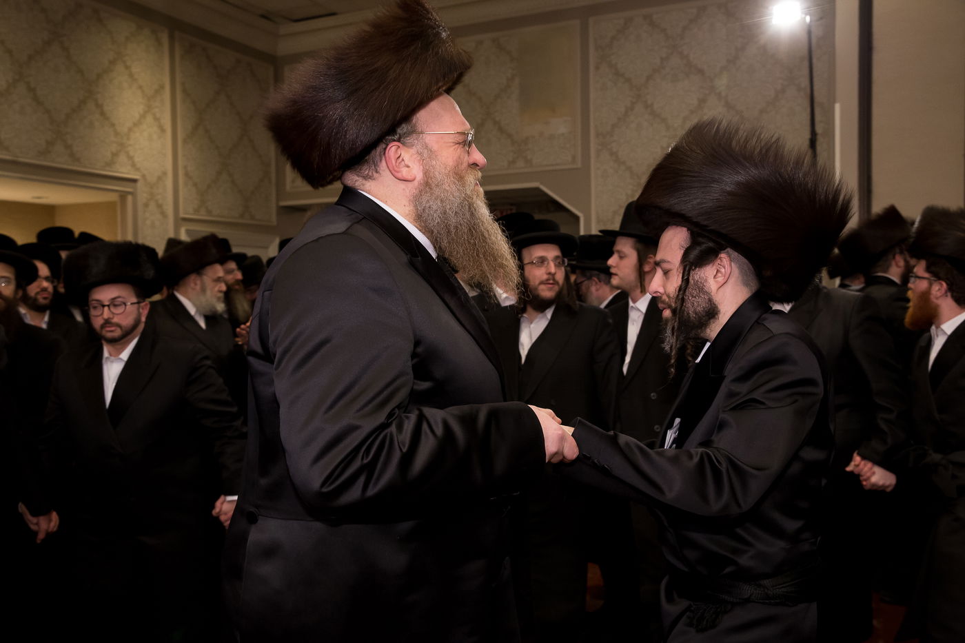 תיעוד: חתונת בת רבי משה לעווי עם בן הרה"צ מסאקהל