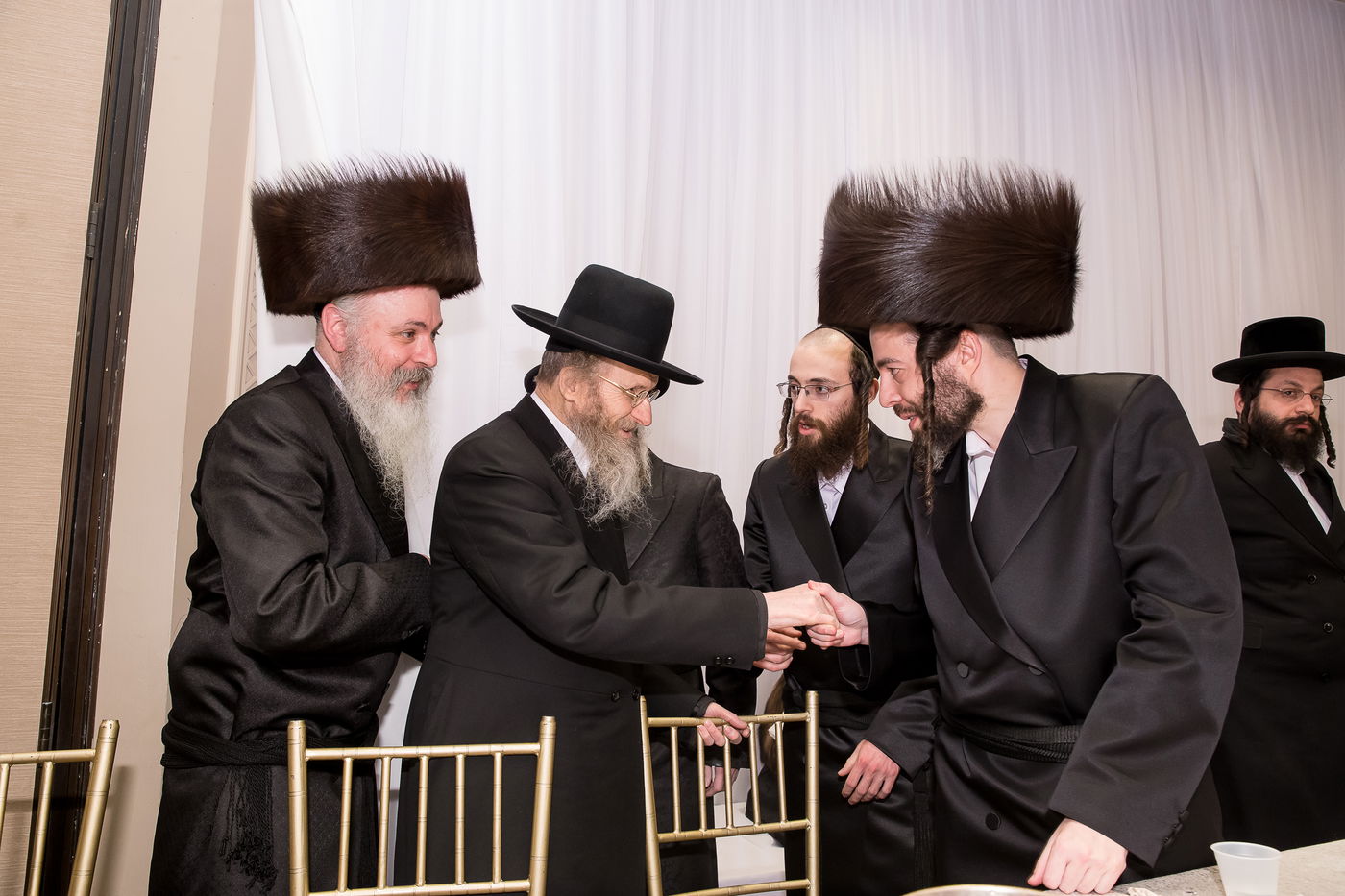 תיעוד: חתונת בת רבי משה לעווי עם בן הרה"צ מסאקהל