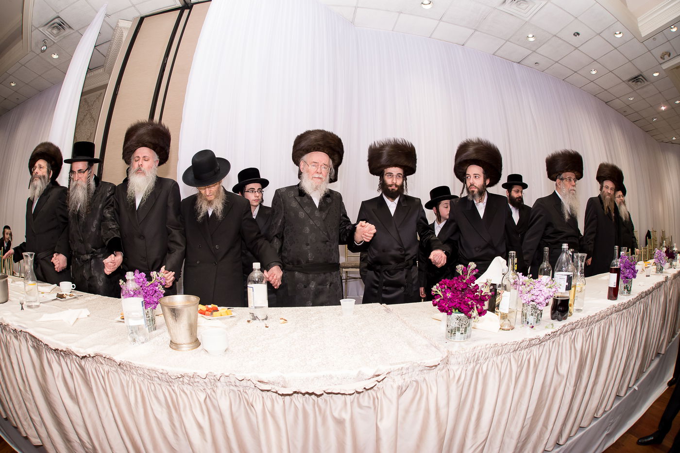 תיעוד: חתונת בת רבי משה לעווי עם בן הרה"צ מסאקהל